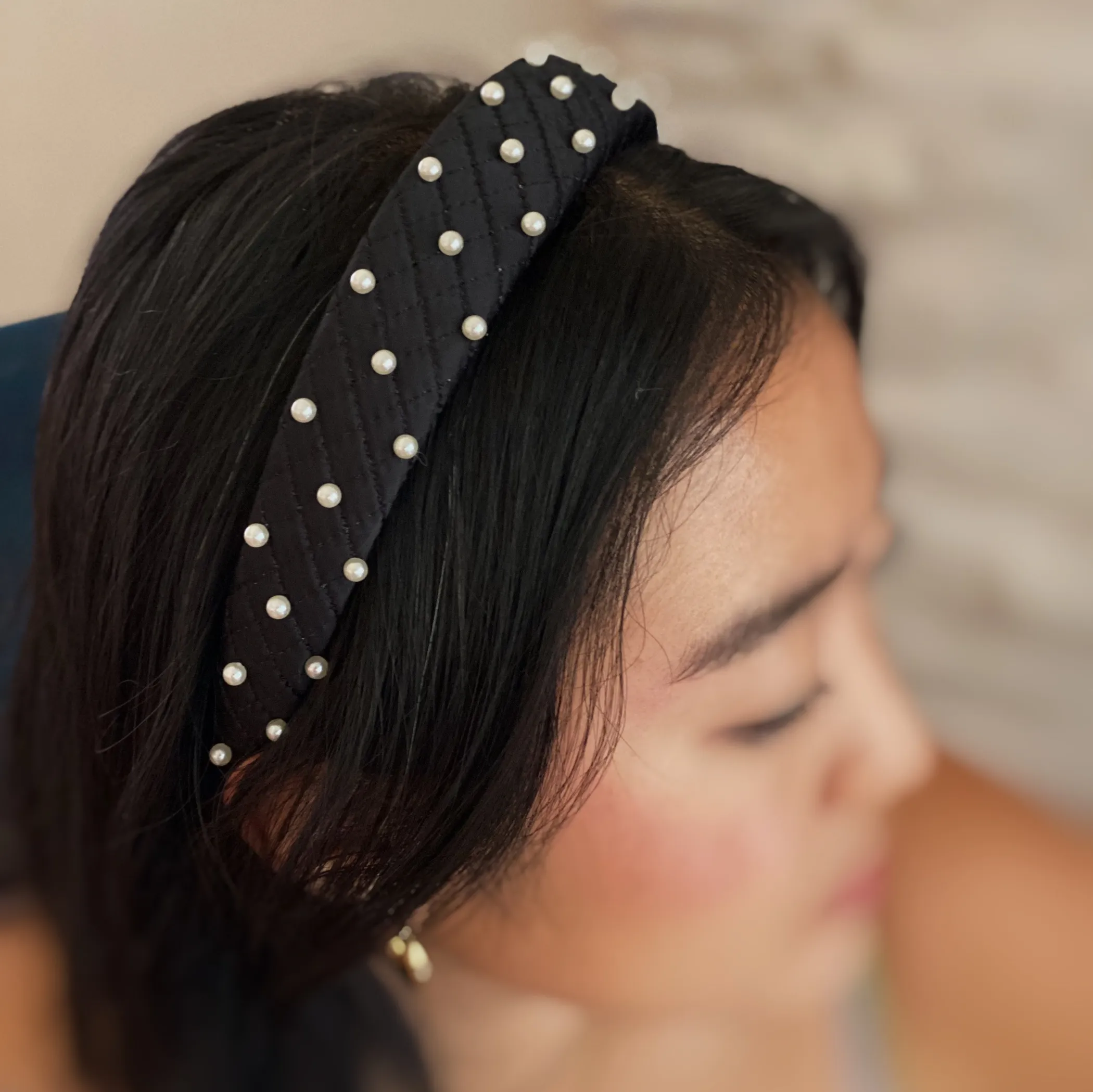 Quilted Elegance Pearl Headband - Image 3